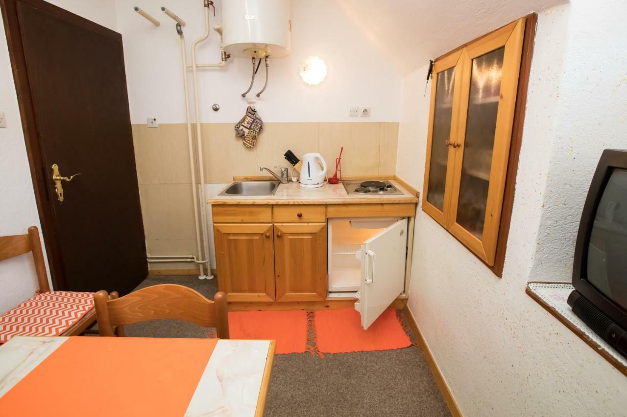 Apartments And Rooms Razen Бохинь Экстерьер фото